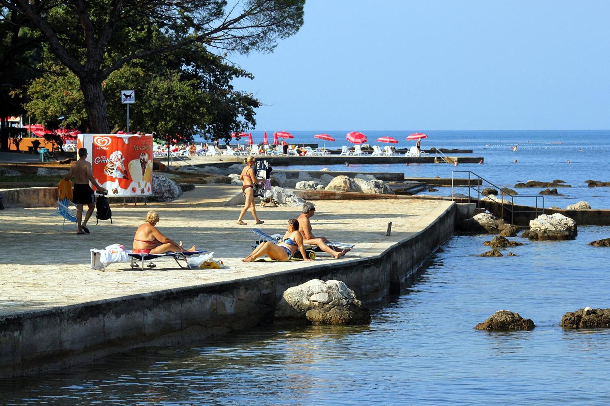 With A Parking Space - 24205 Umag